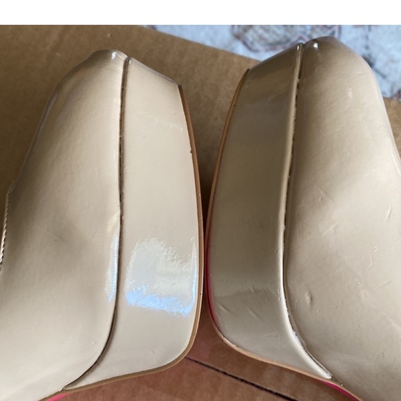 Signature Sole By Shoe Dazzle, Beige Chanelle Stillettos With Pink Soles - Picture 4 of 6